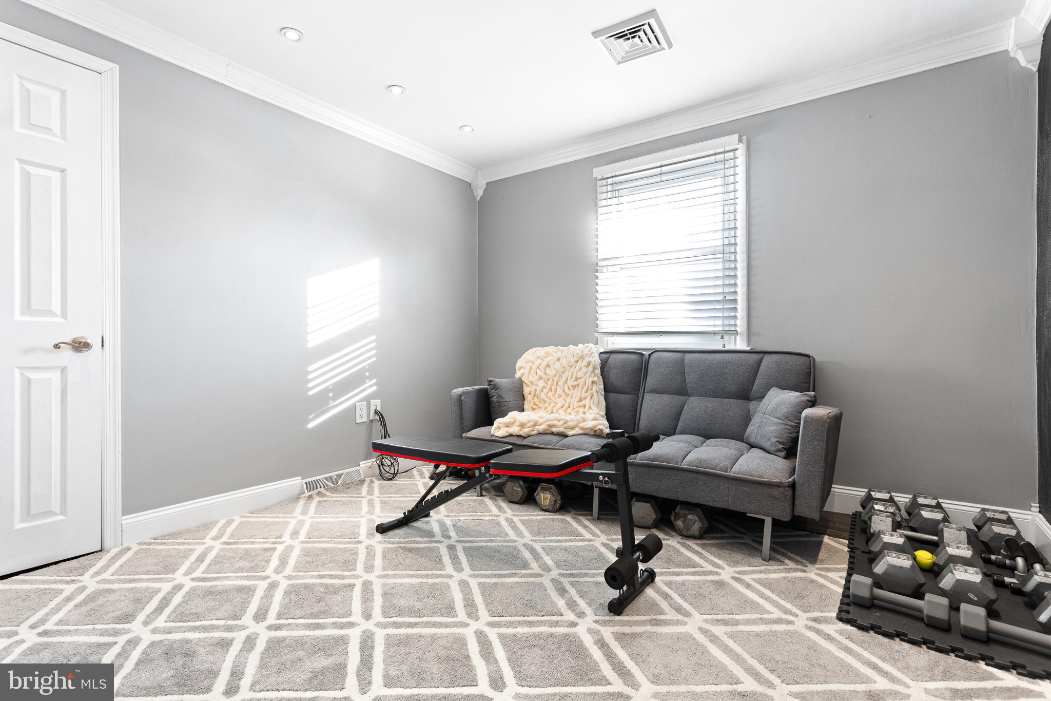 HILLSIDE MANOR - Residential