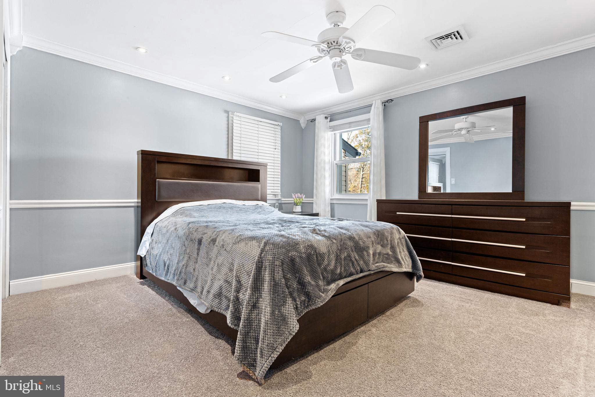 HILLSIDE MANOR - Residential