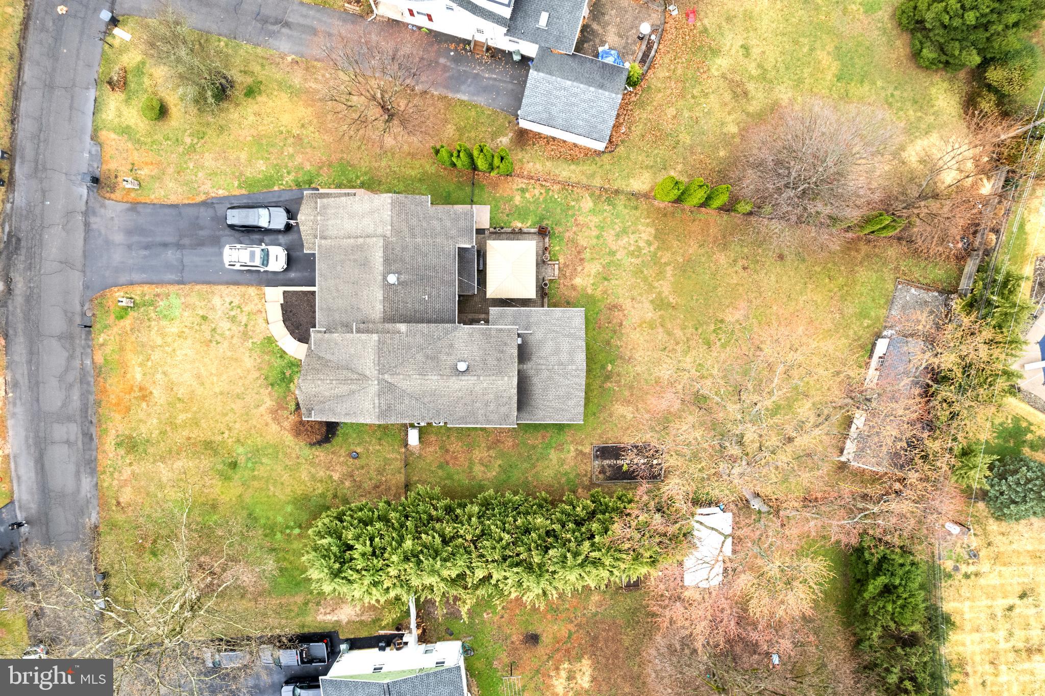 HILLSIDE MANOR - Residential