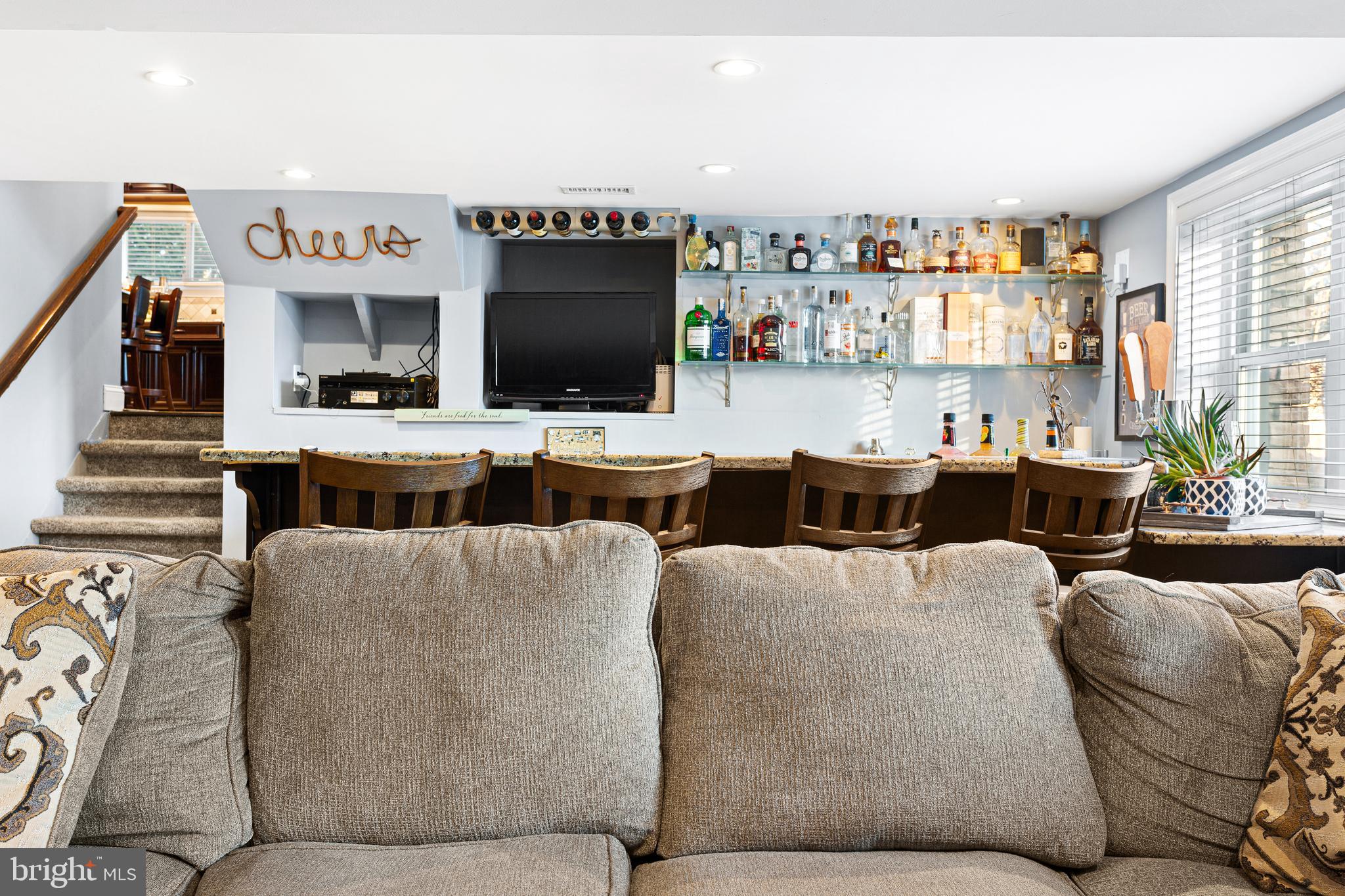 HILLSIDE MANOR - Residential