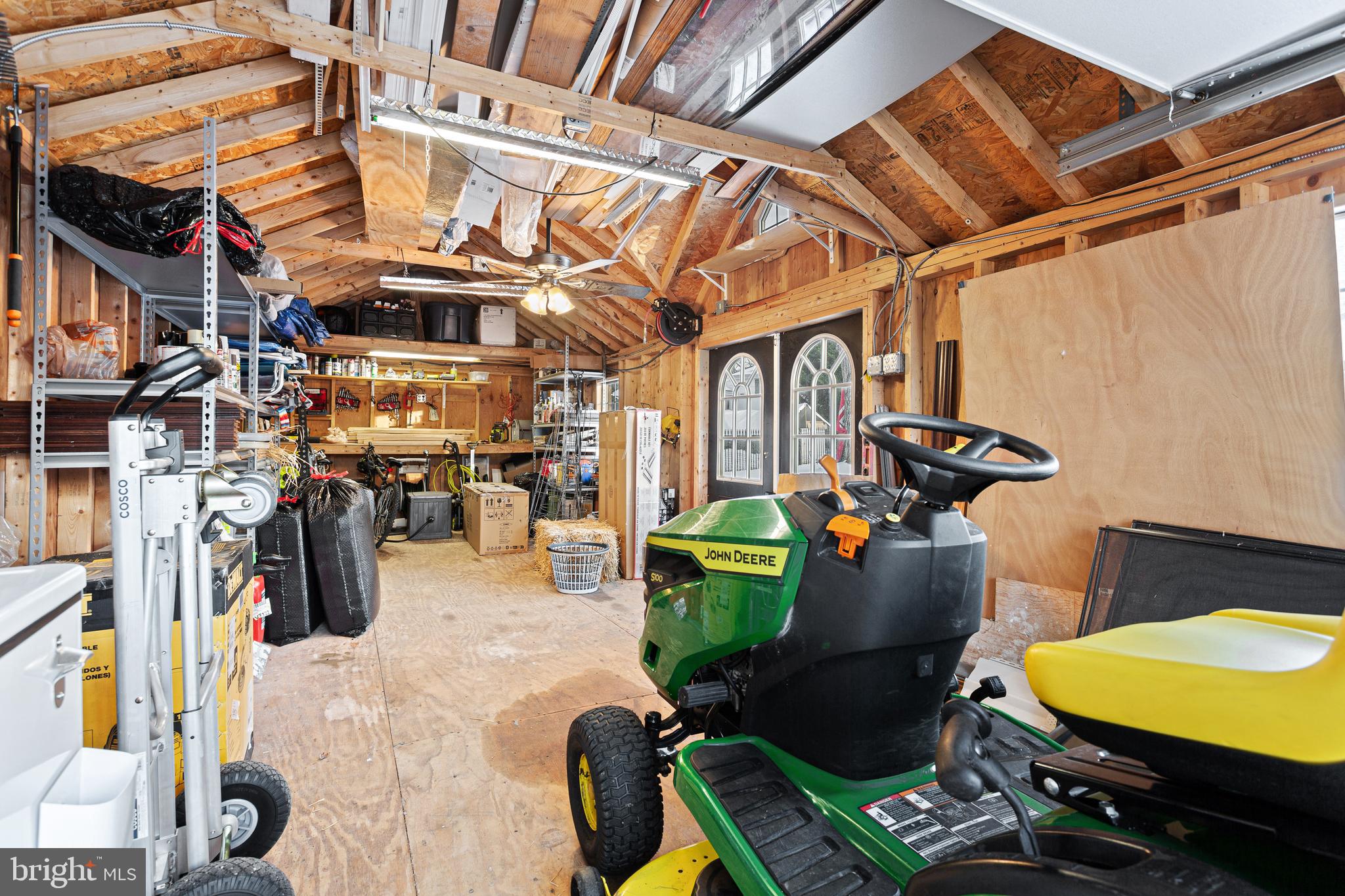 HILLSIDE MANOR - Residential