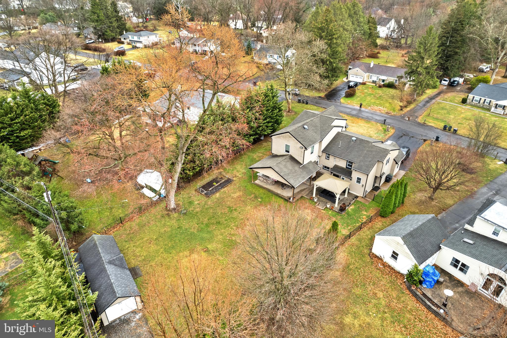 HILLSIDE MANOR - Residential