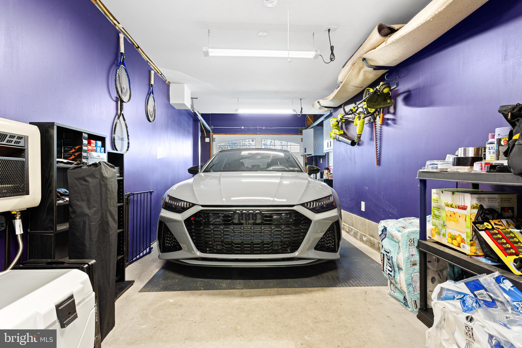 HILLSIDE MANOR - Residential