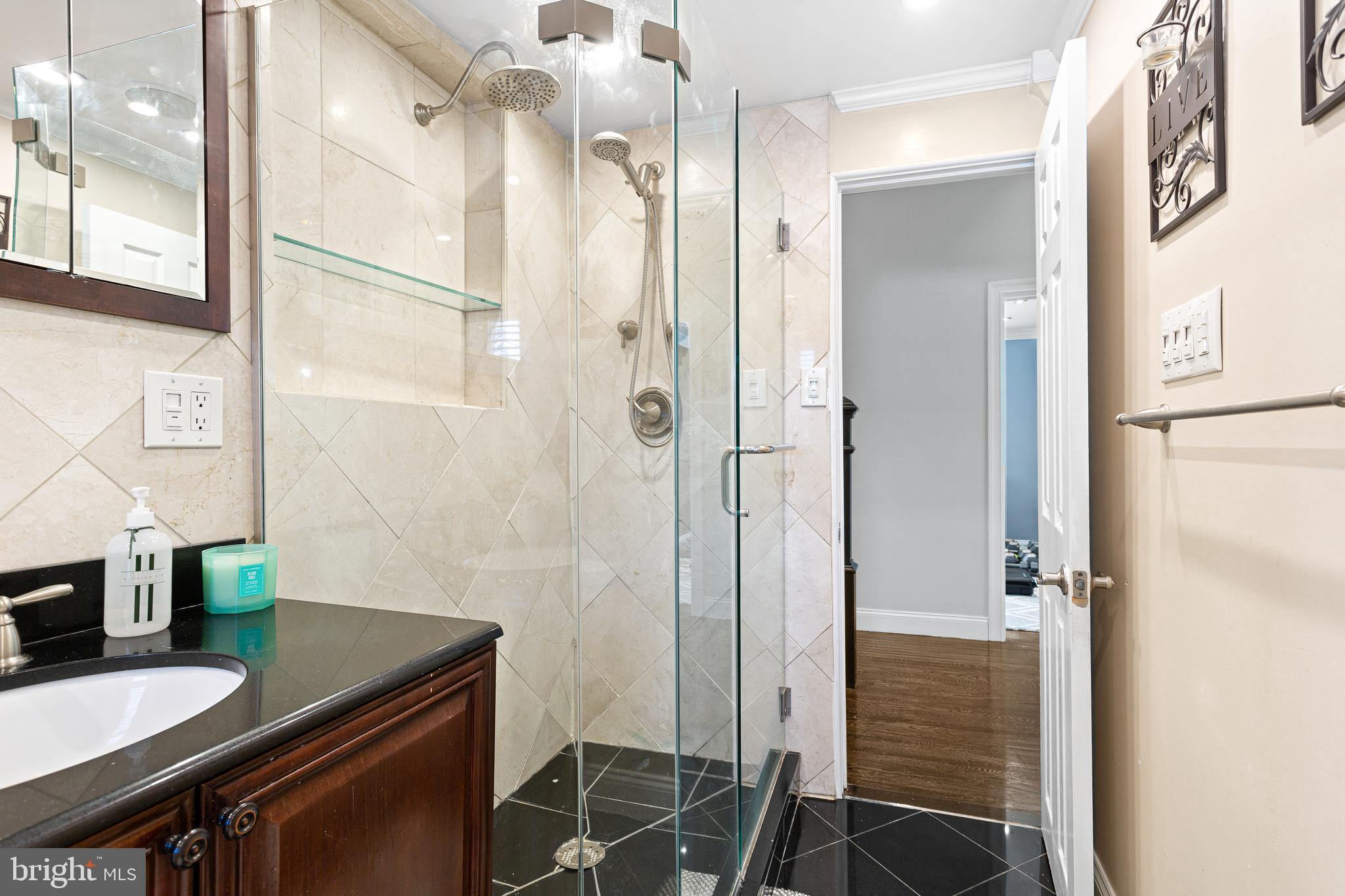 HILLSIDE MANOR - Residential