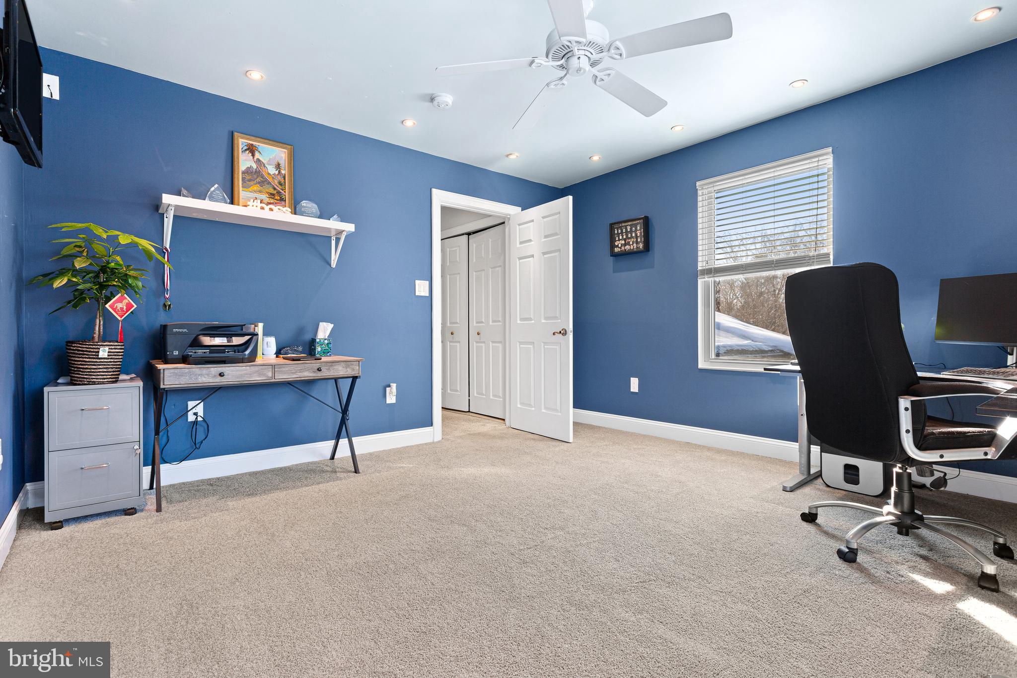 HILLSIDE MANOR - Residential