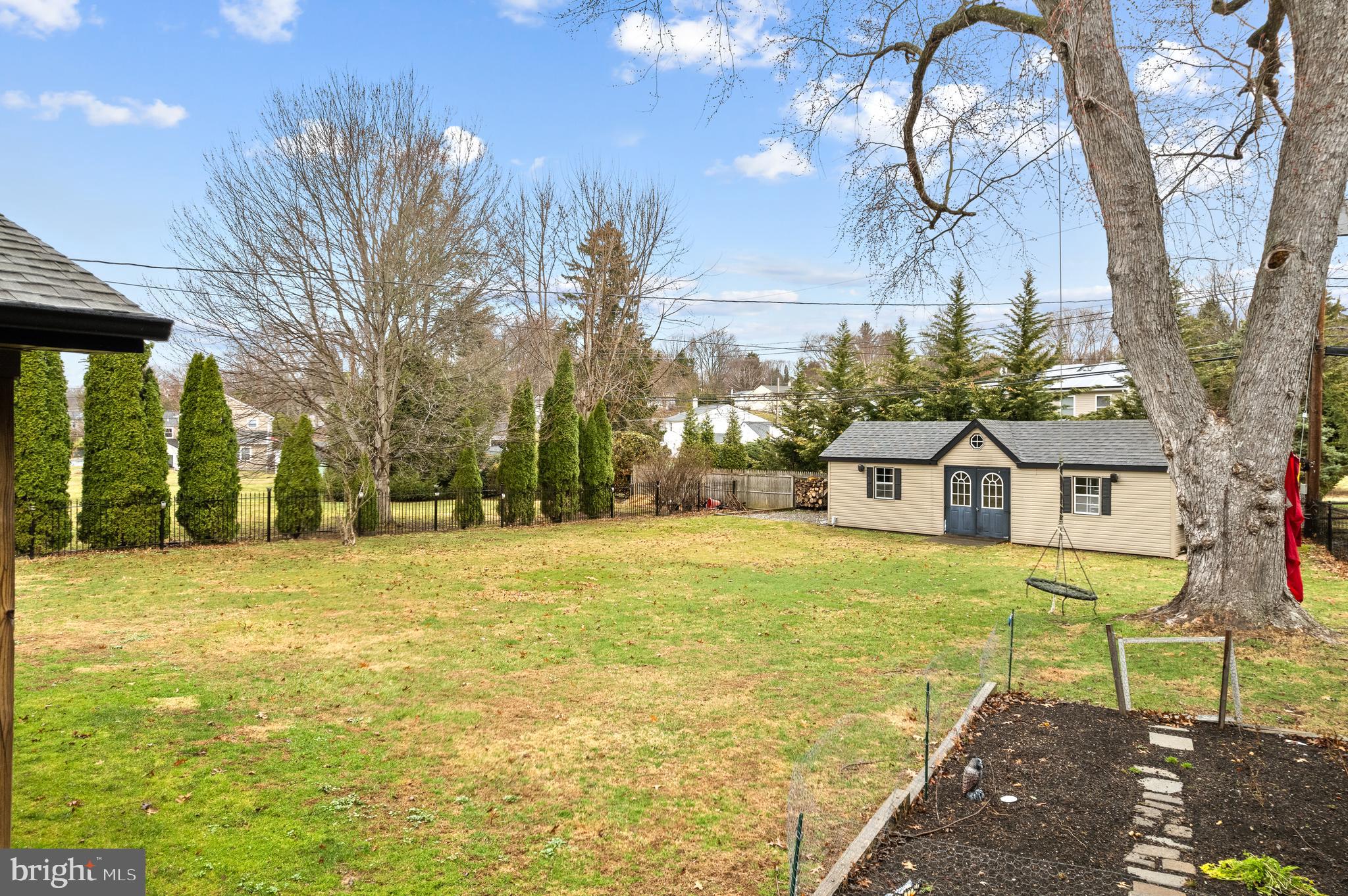 HILLSIDE MANOR - Residential