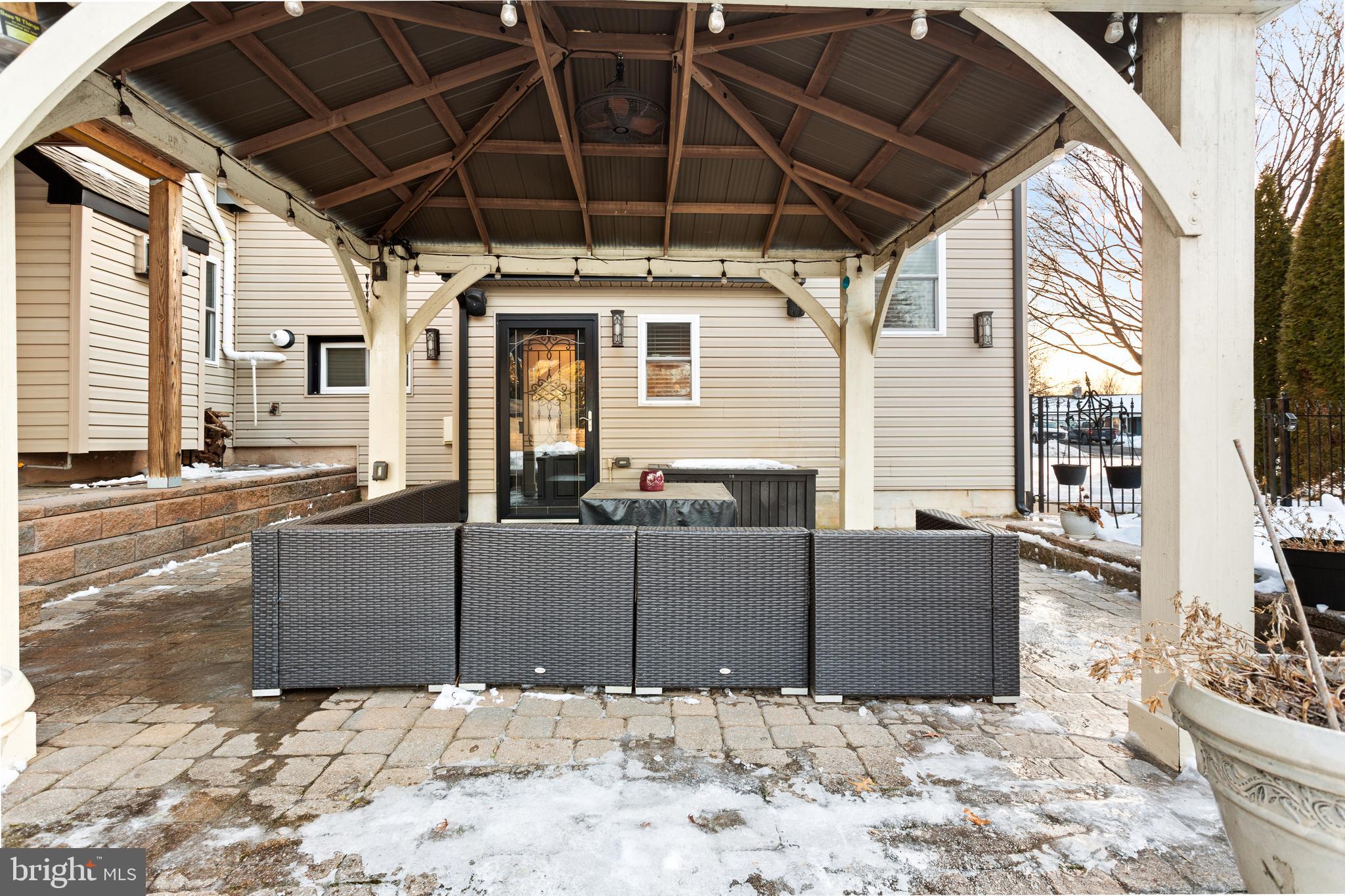 HILLSIDE MANOR - Residential