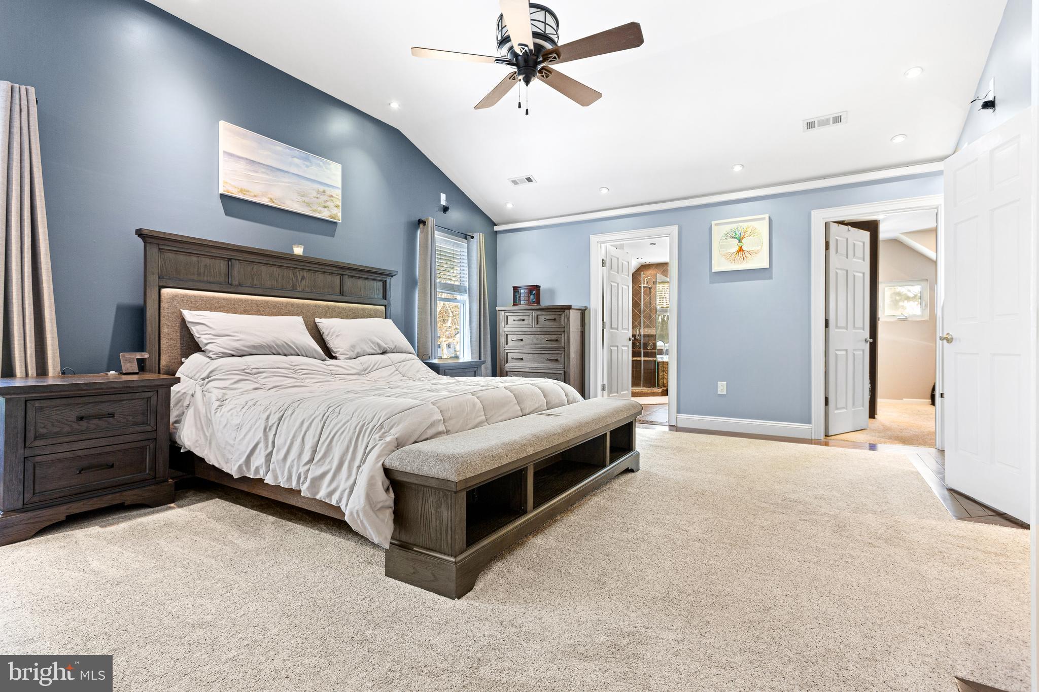 HILLSIDE MANOR - Residential