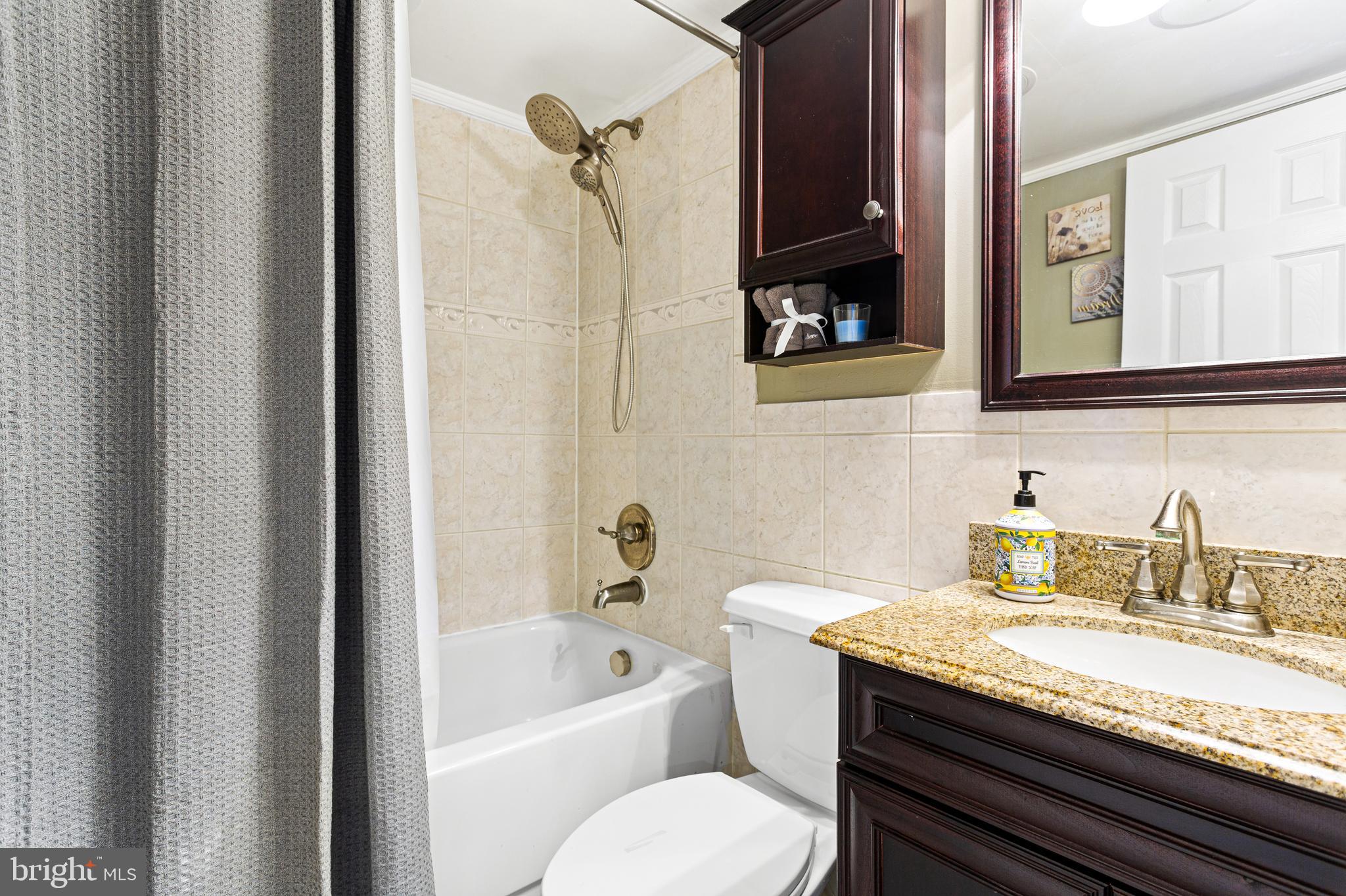 HILLSIDE MANOR - Residential