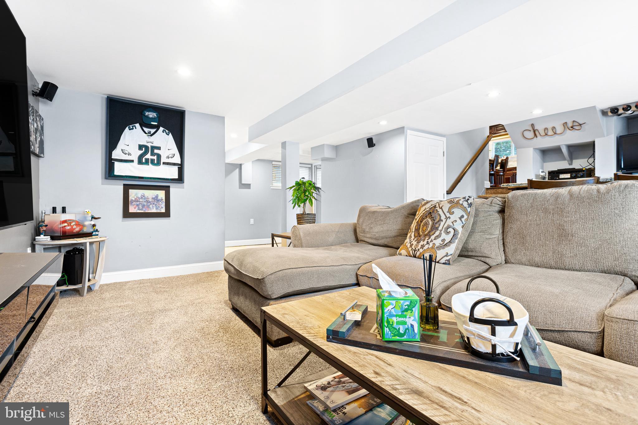 HILLSIDE MANOR - Residential