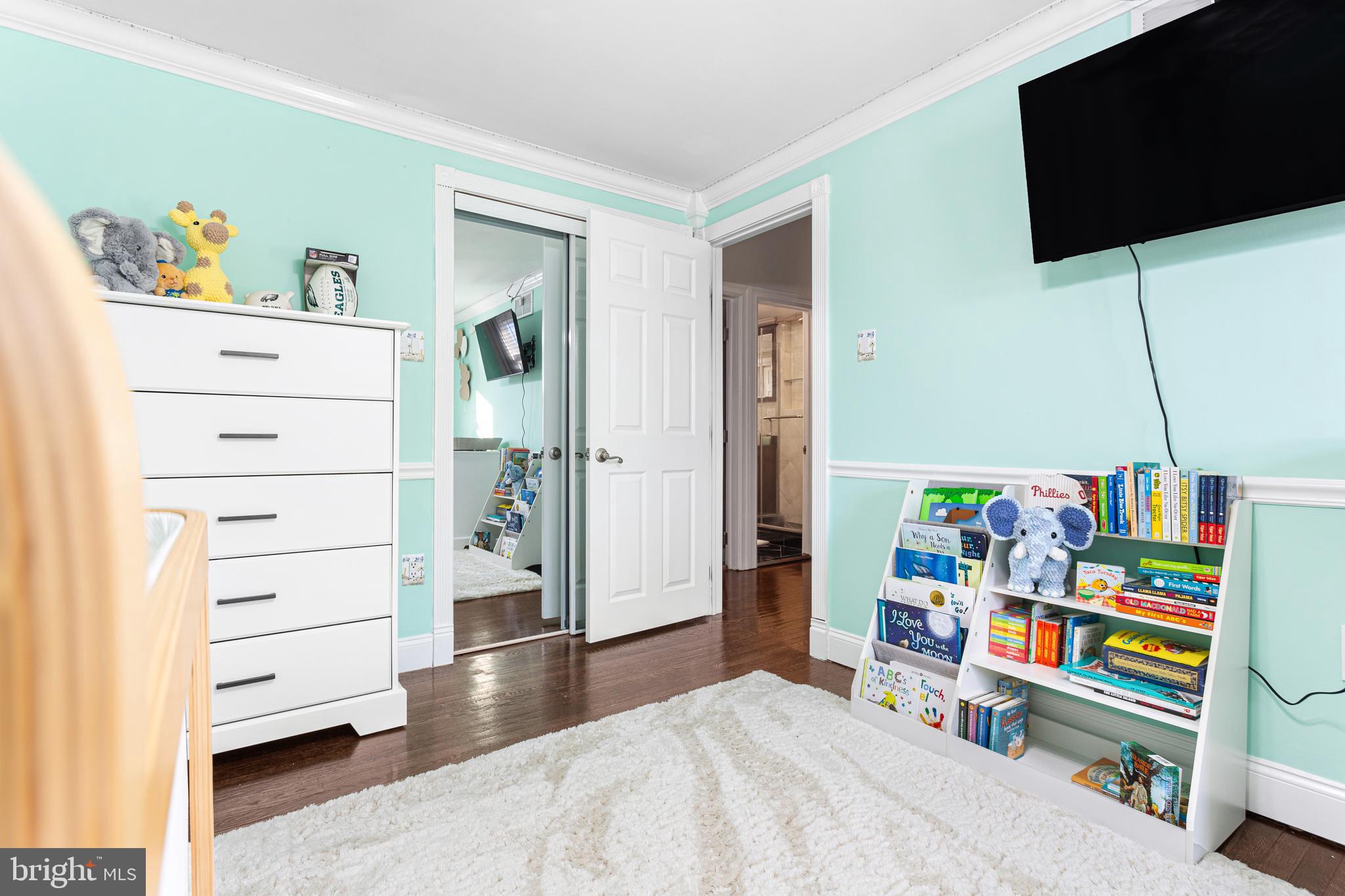 HILLSIDE MANOR - Residential