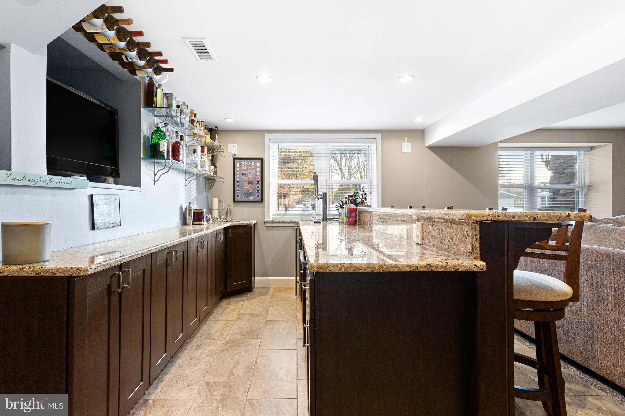 HILLSIDE MANOR - Residential