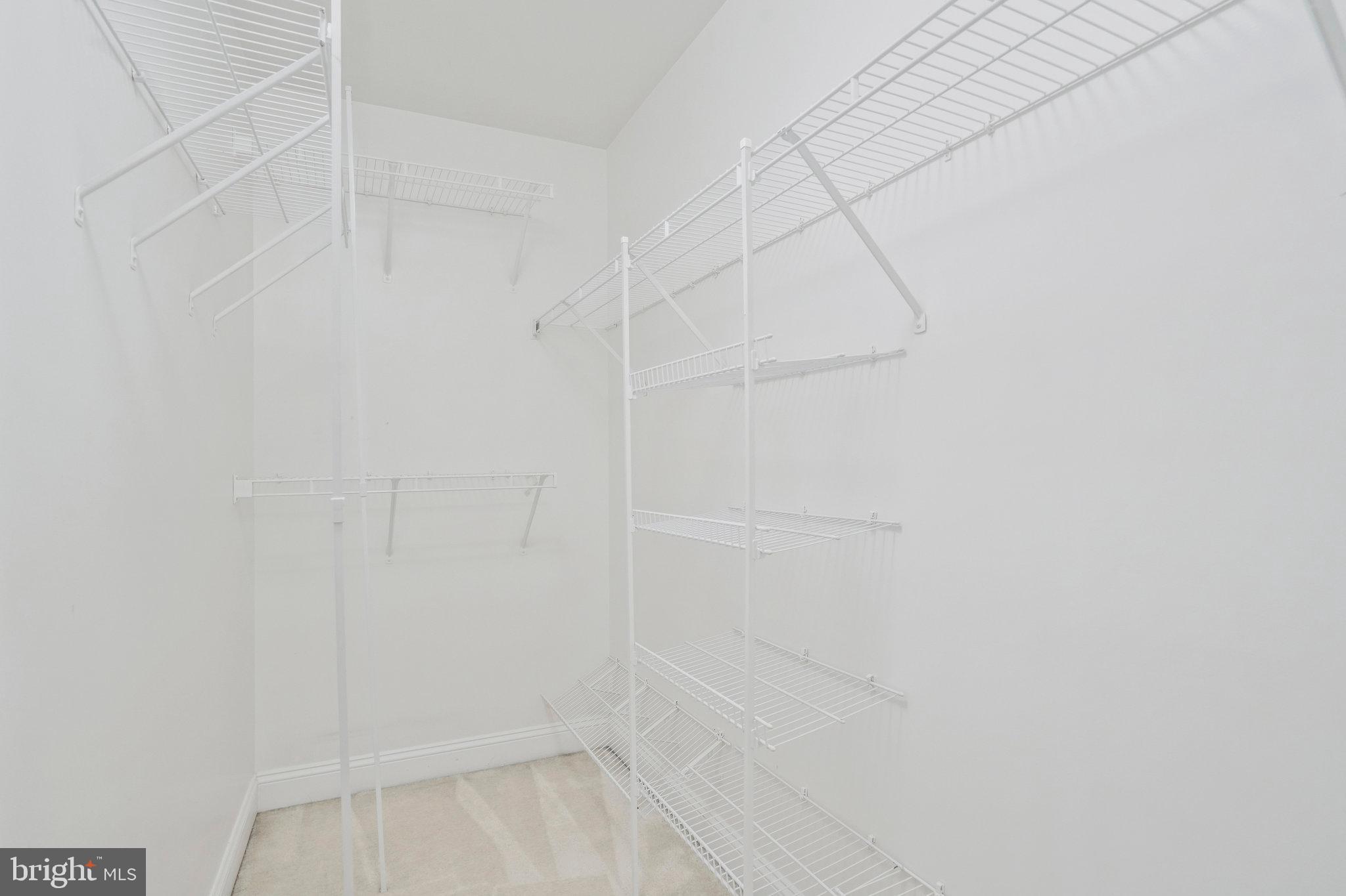 CYRANDALL VALLEY - Residential Lease