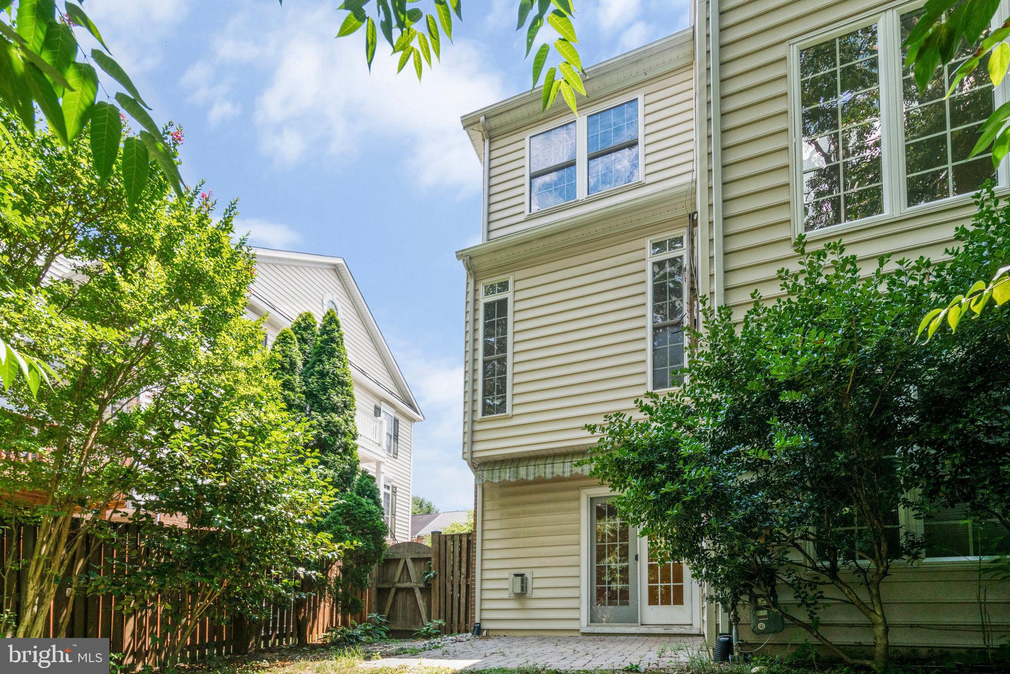 CYRANDALL VALLEY - Residential Lease