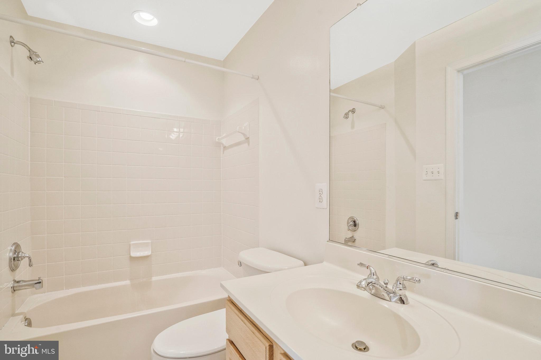 CYRANDALL VALLEY - Residential Lease