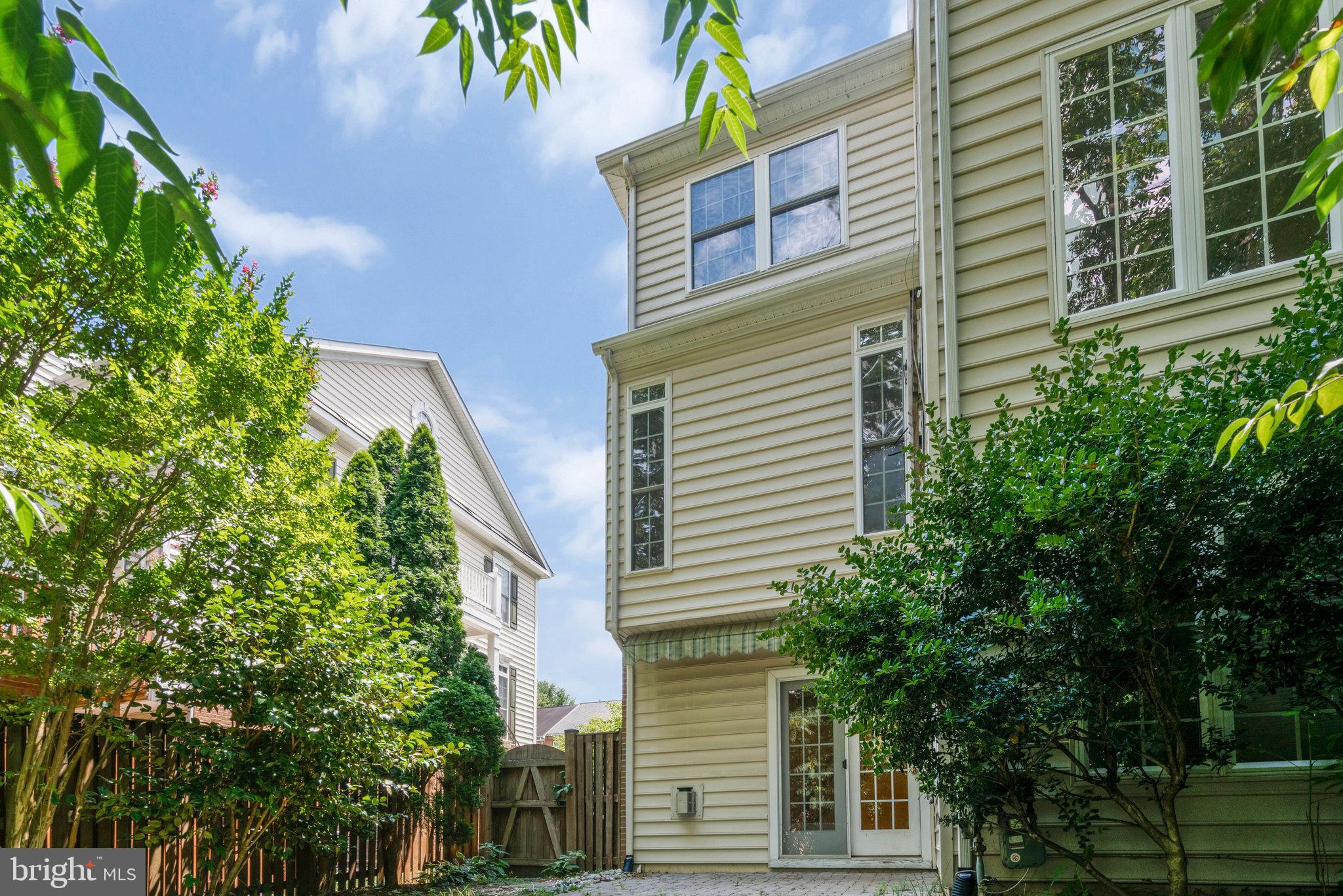 CYRANDALL VALLEY - Residential Lease