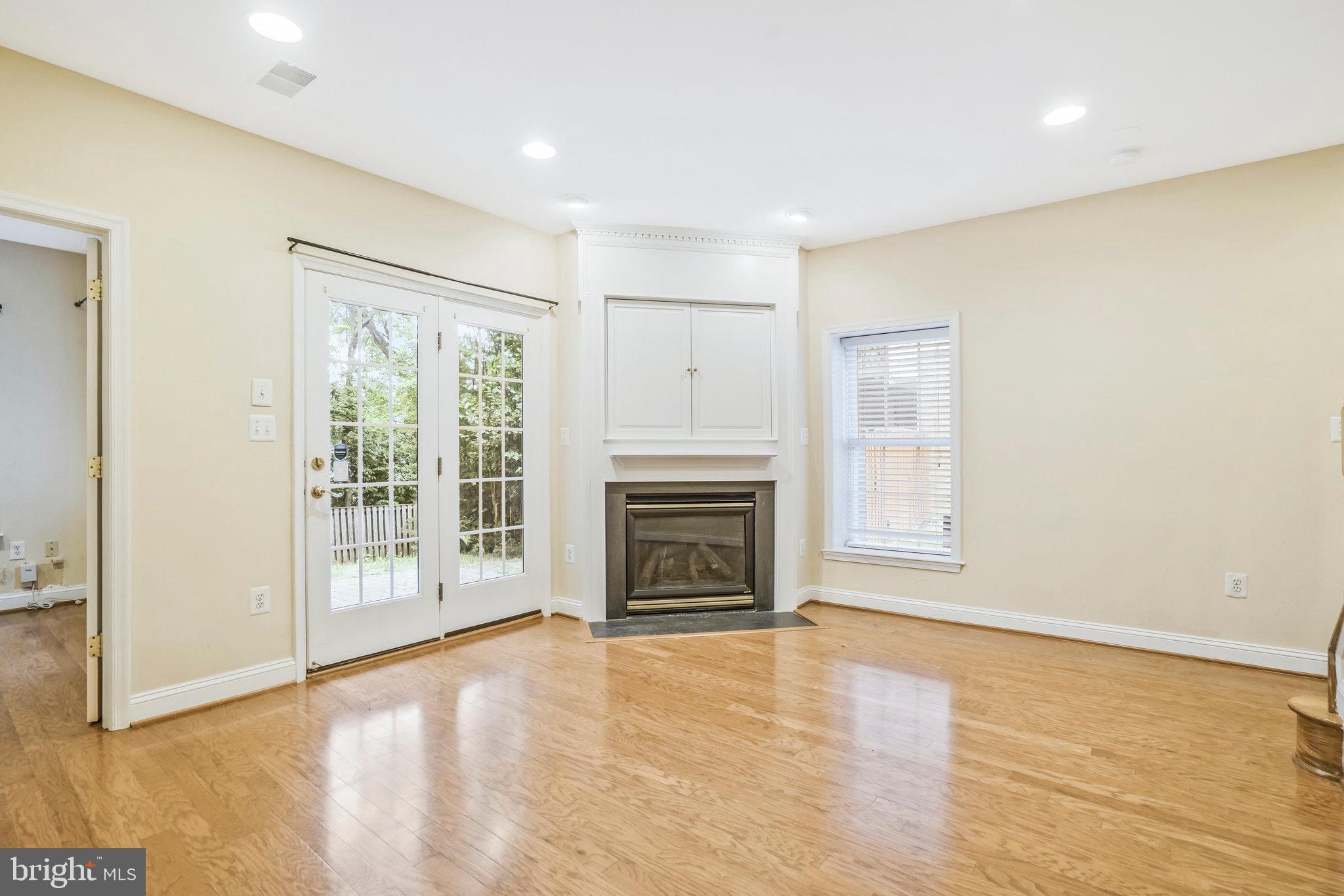 CYRANDALL VALLEY - Residential Lease