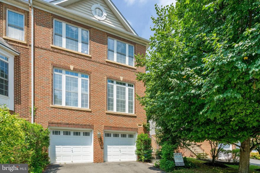 END UNIT LUXURY TH IS BIGGER THAN A SFH!! OVER 3000 SQ FT! 
Hardwood floors with spacious room for entertaining family and friends. 

Open Gourmet Chef's Kitchen with Double Wall Oven and Glass Cooktop! 

Light filled Dining and Living Room combo overlooks private Fenced Yard! Basement Suite includes 4th Bedroom, Full Bathroom and cozy Fireplace in Rec-Room, opens to Fenced Yard! 

Large Master Bedroom with walk in closet and luxury Bathroom w/Soaking Tub & Sep. Shower. 

*2 Car Garage with ample storage space! 2 car driveway, (4 car off street parking)

Top ranked school district! Commuters dream! Near Metro and I-66. 

Pets Case by Case; No smoking!

Move in Fee $150