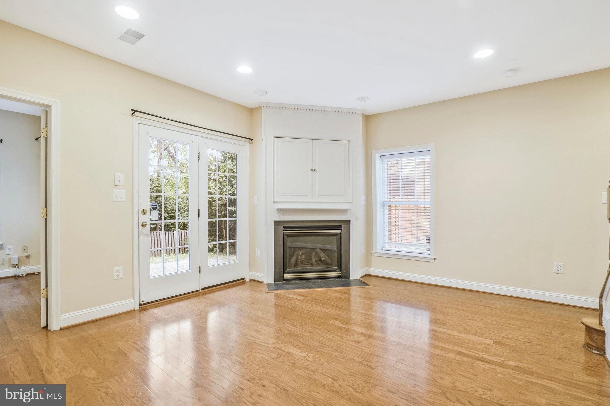 CYRANDALL VALLEY - Residential Lease