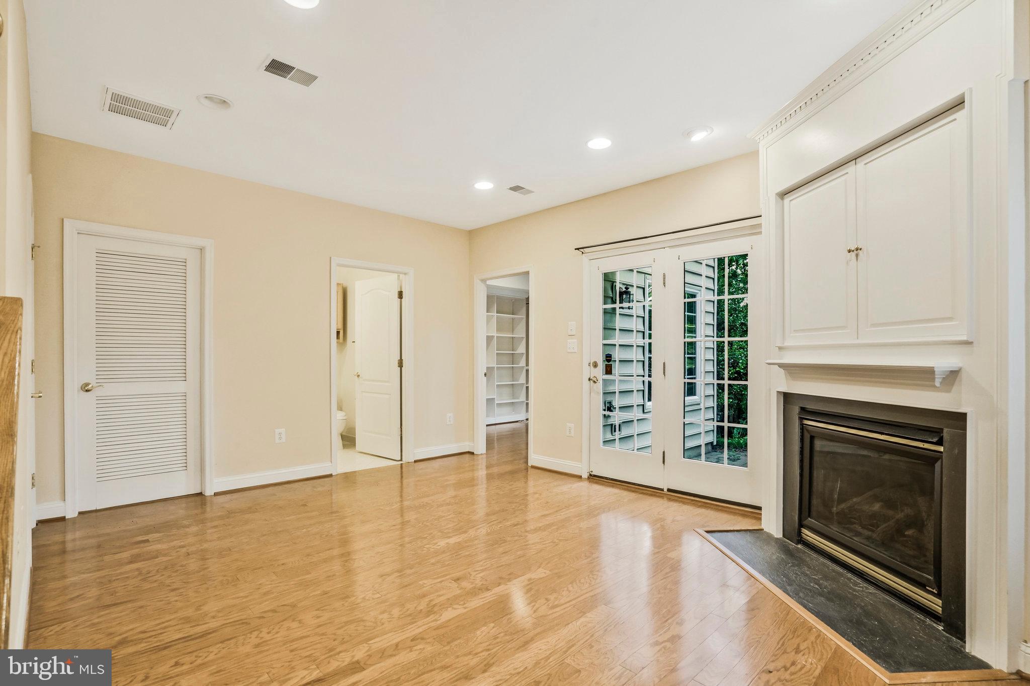 CYRANDALL VALLEY - Residential Lease