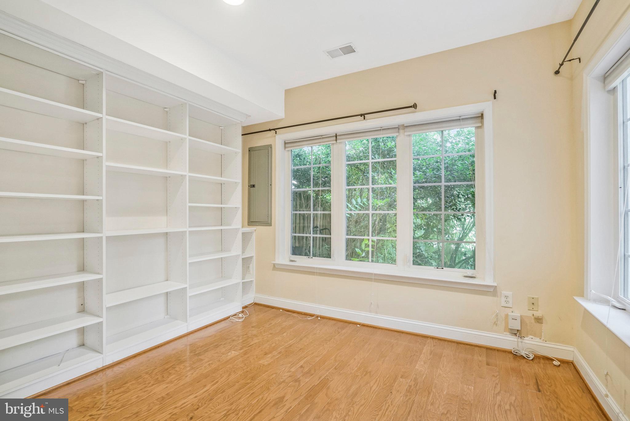 CYRANDALL VALLEY - Residential Lease