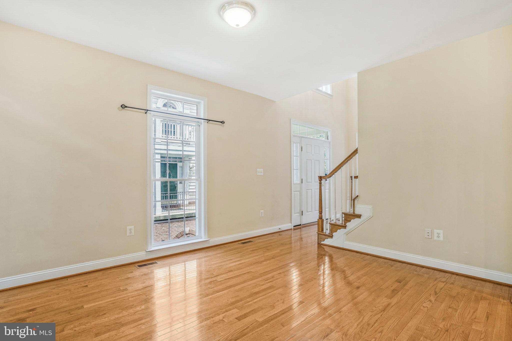 CYRANDALL VALLEY - Residential Lease