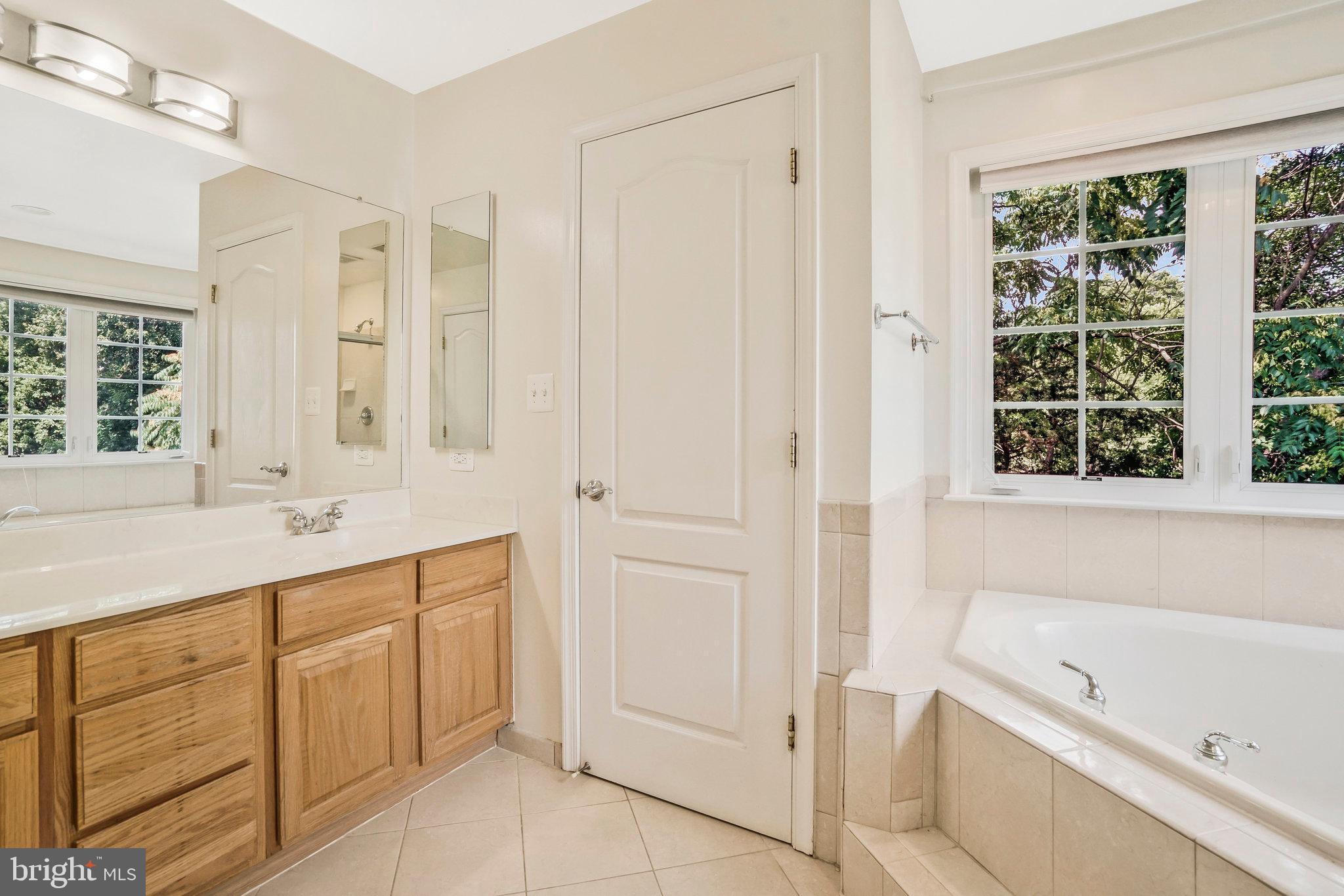 CYRANDALL VALLEY - Residential Lease