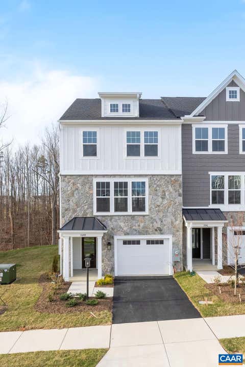 Townhouse For Sale - 3048 Farrow Cir Cir<br/> CHARLOTTESVILLE, VA 22901