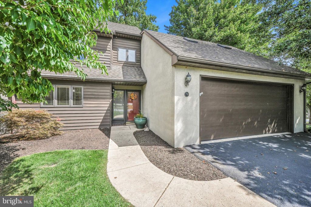 Photo of 79 HAWK VALLEY LN, DENVER, PA 17517 (MLS # PALA2039686)