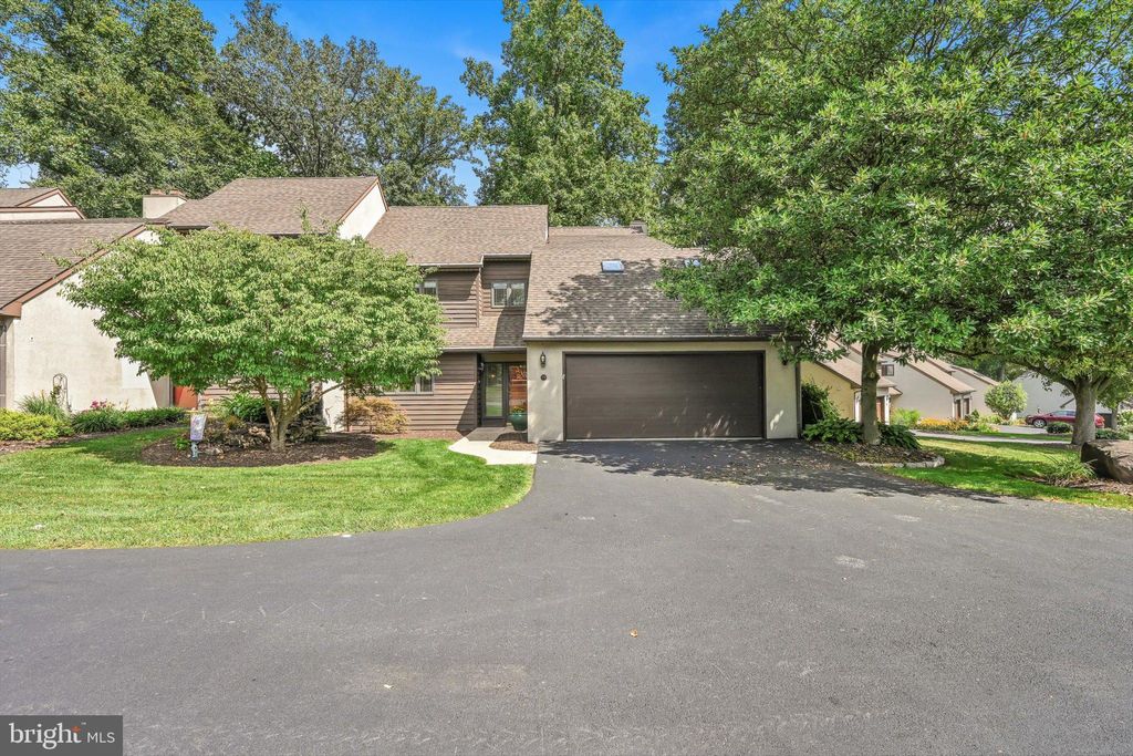Photo of 79 HAWK VALLEY LN, DENVER, PA 17517 (MLS # PALA2039686)