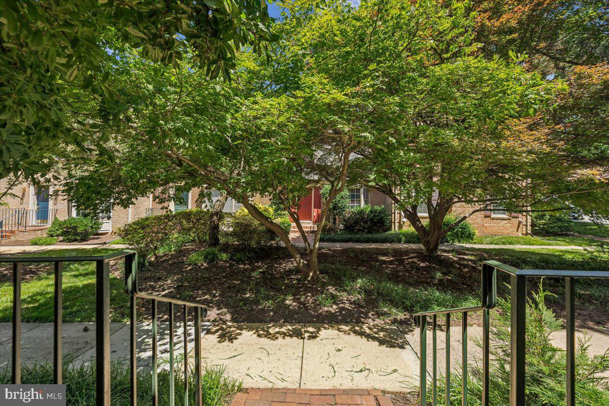 432 N PARK DRIVE