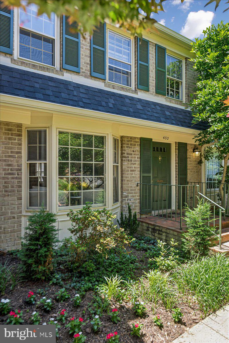 432 N PARK DRIVE