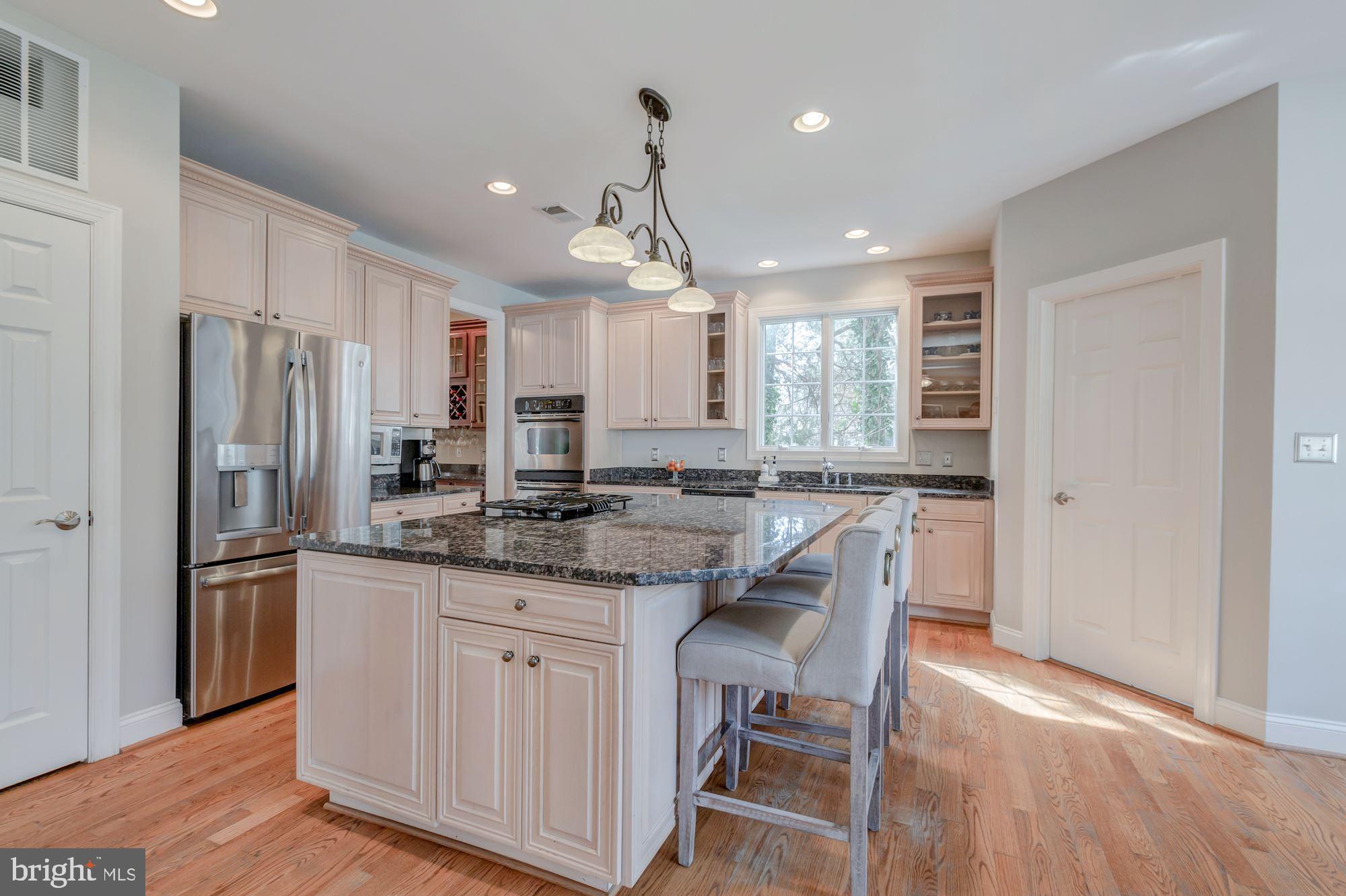 WAVERLY HILLS - Residential