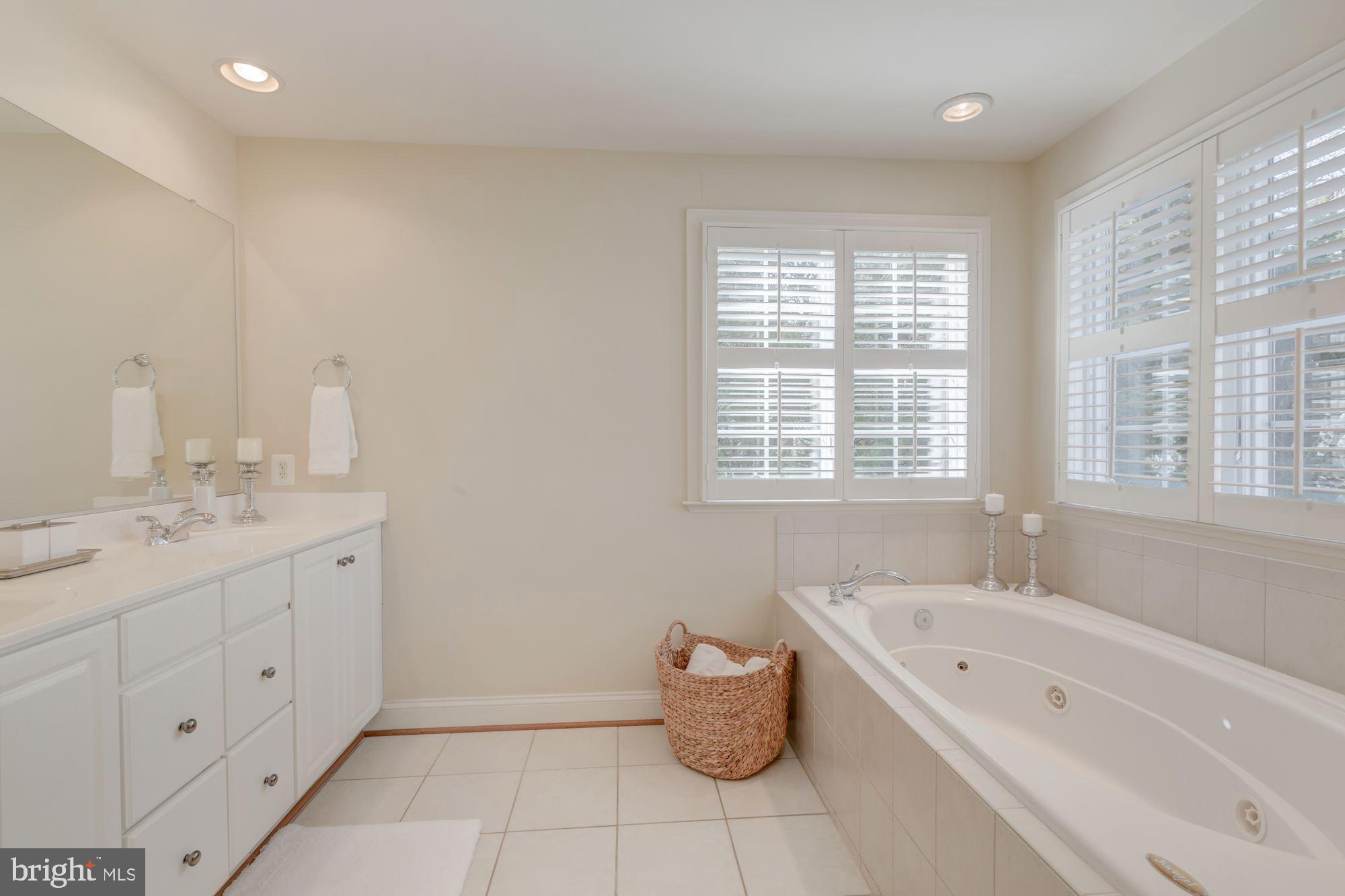 WAVERLY HILLS - Residential