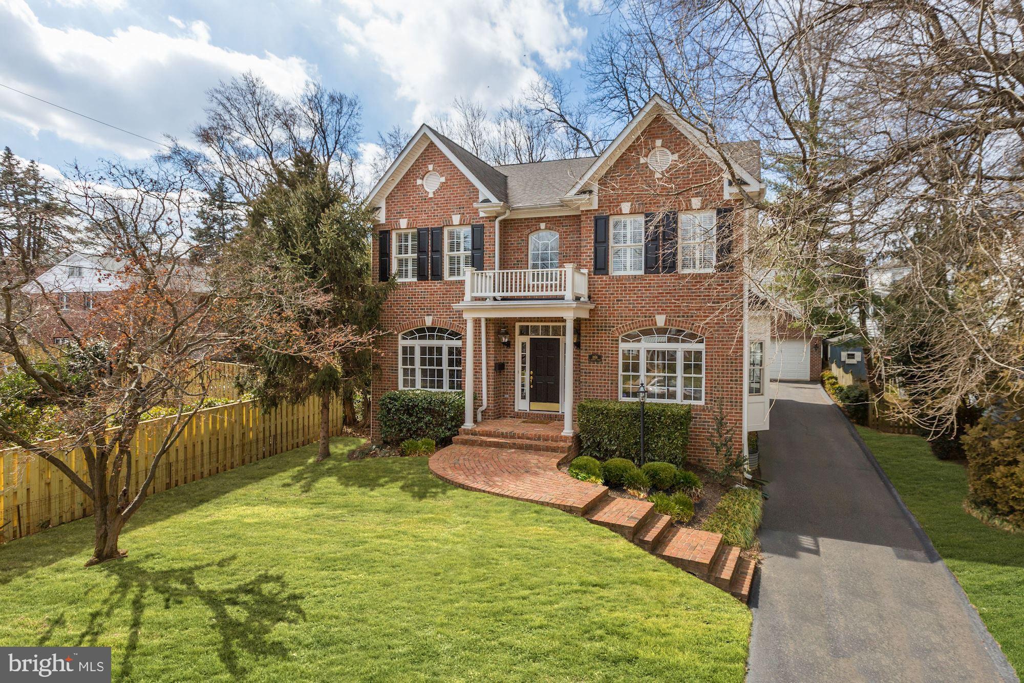 WAVERLY HILLS - Residential