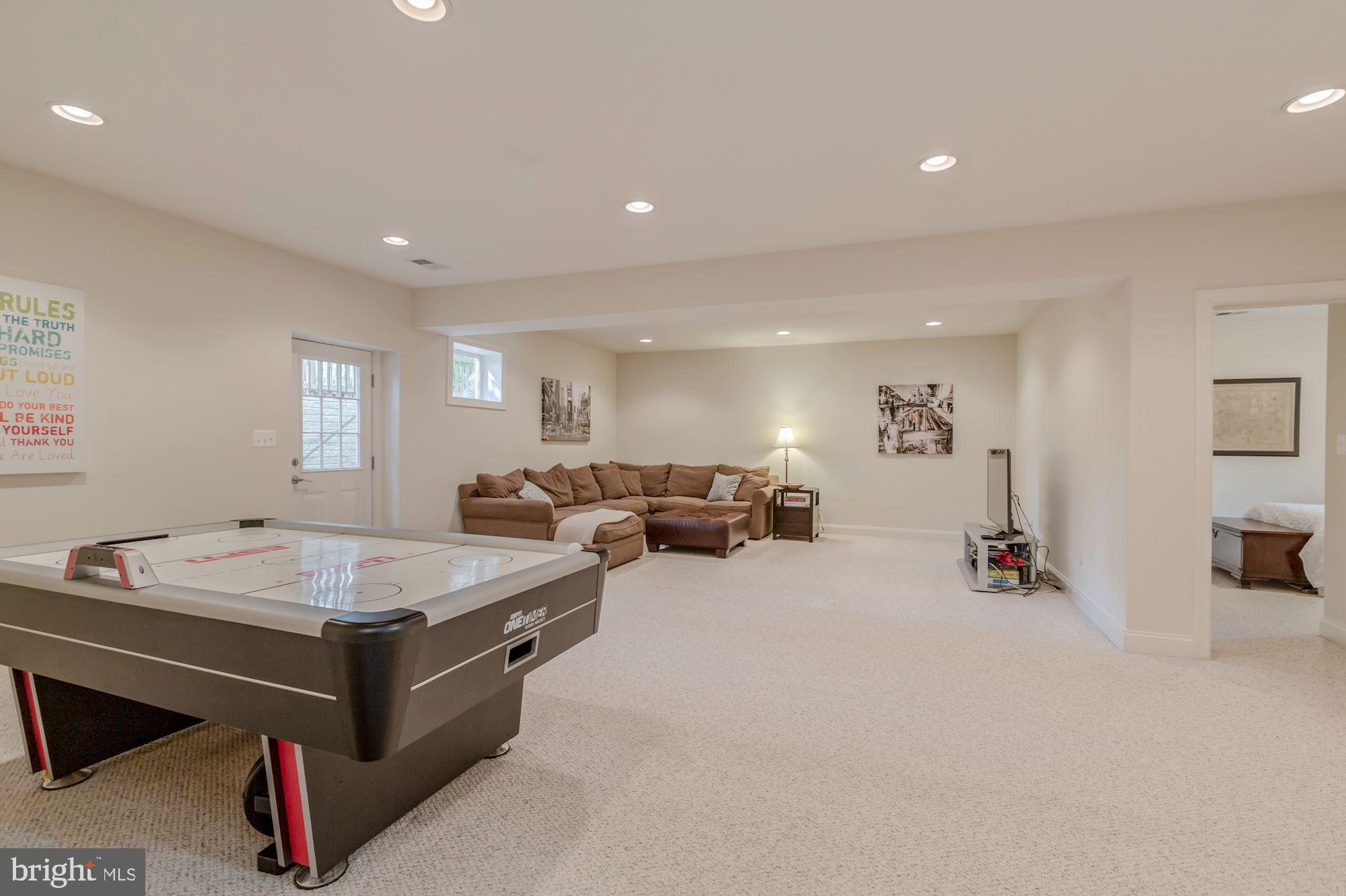 WAVERLY HILLS - Residential