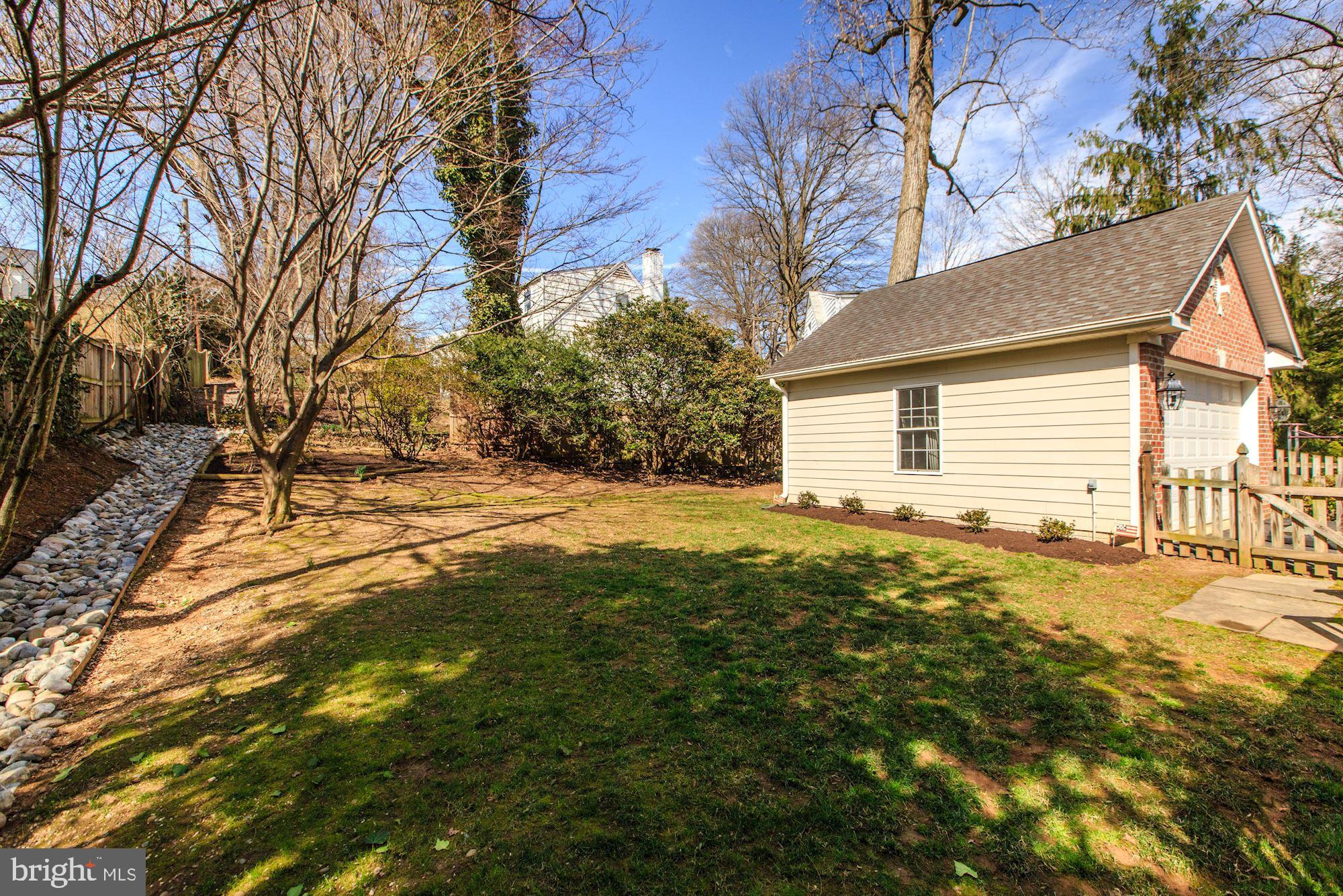 WAVERLY HILLS - Residential