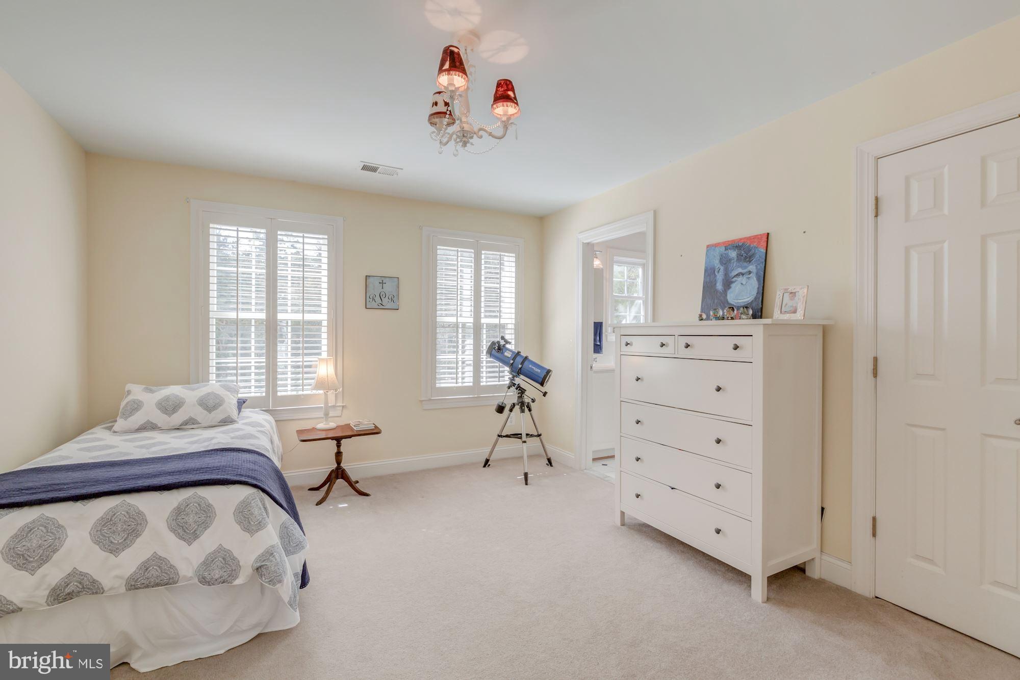 WAVERLY HILLS - Residential