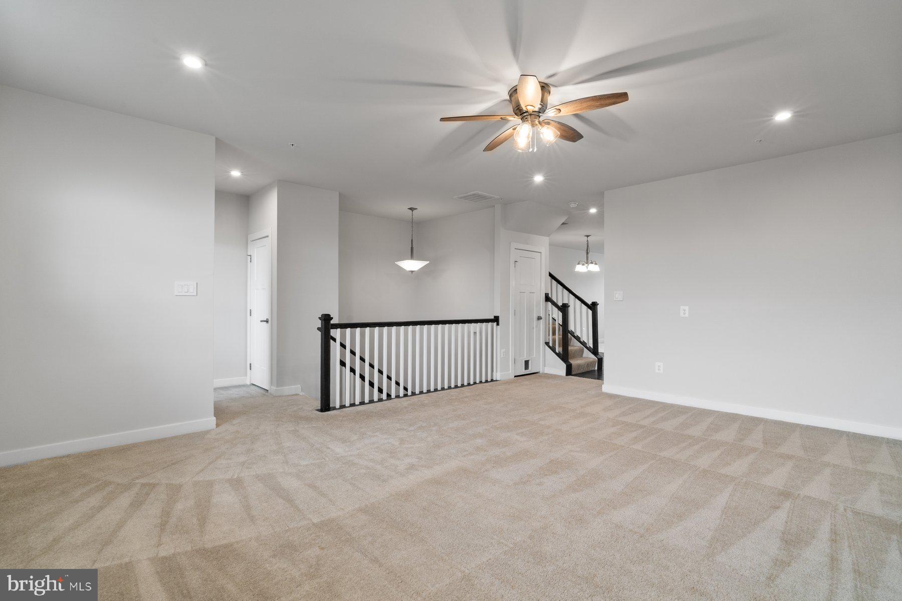 OAKDALE VILLAGE - Residential Lease