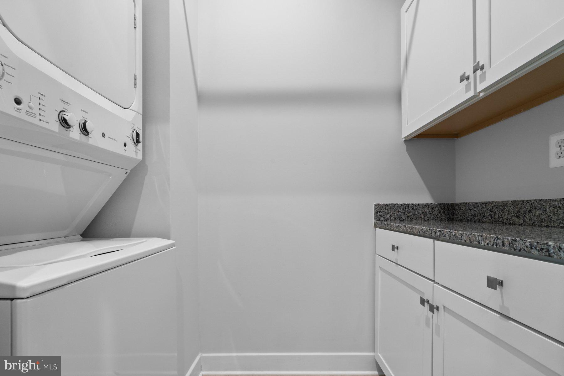 OAKDALE VILLAGE - Residential Lease