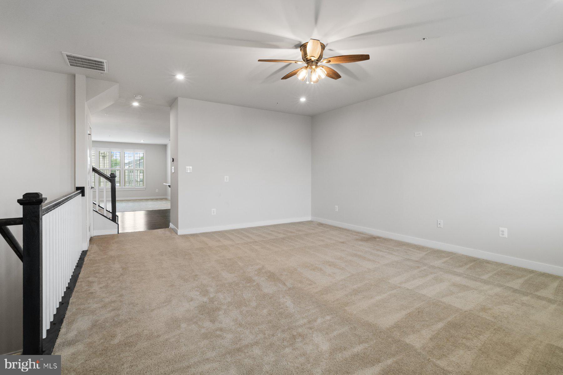 OAKDALE VILLAGE - Residential Lease