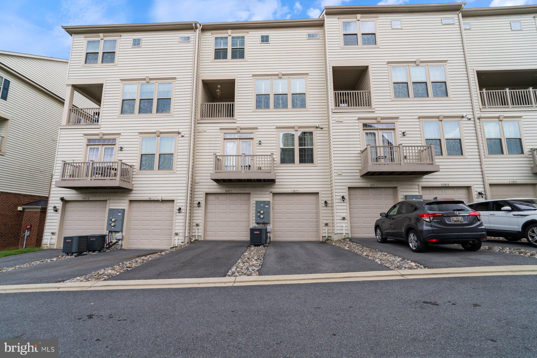 OAKDALE VILLAGE - Residential Lease