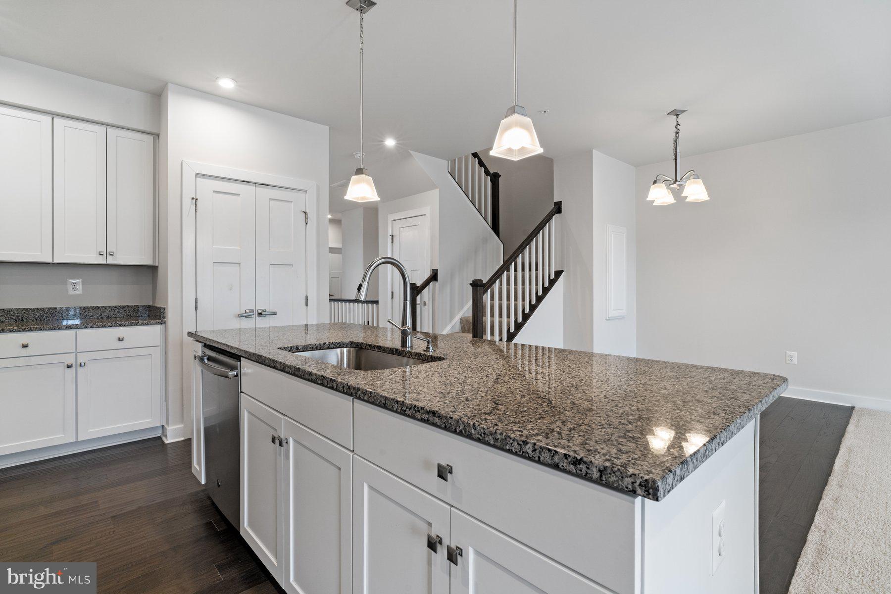 OAKDALE VILLAGE - Residential Lease