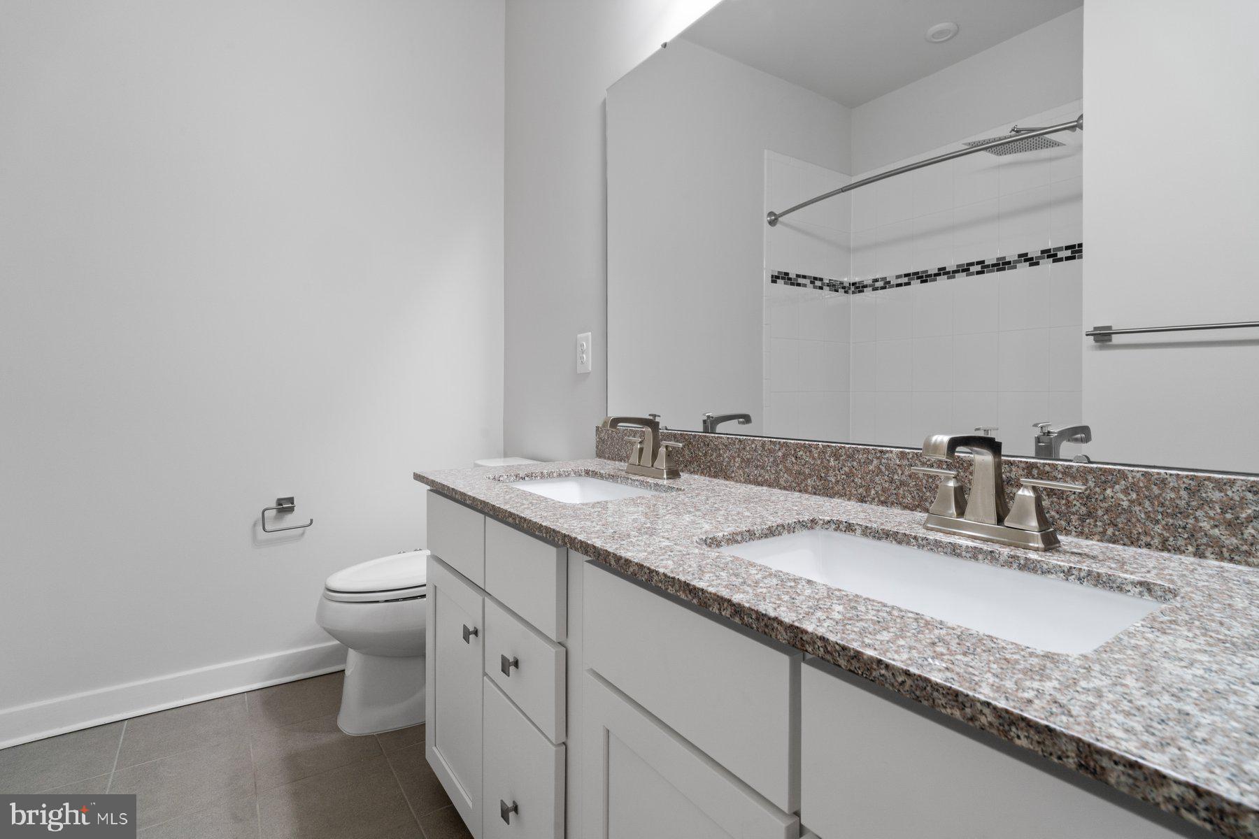 OAKDALE VILLAGE - Residential Lease