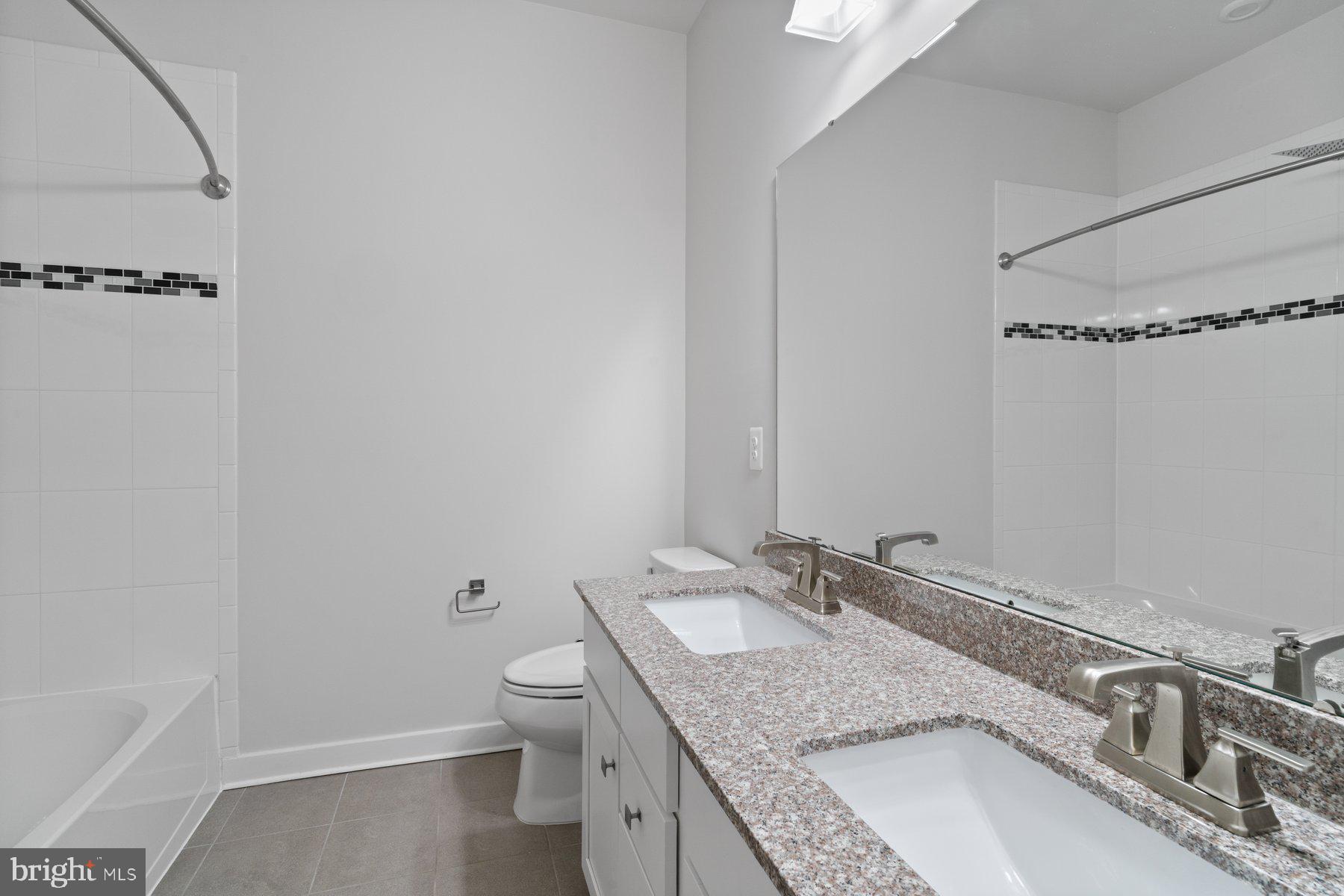 OAKDALE VILLAGE - Residential Lease