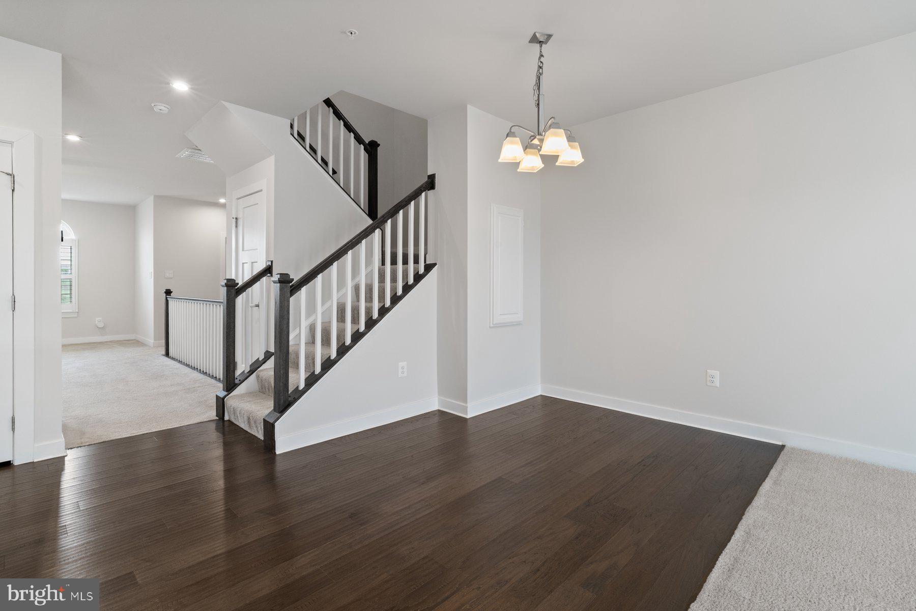 OAKDALE VILLAGE - Residential Lease