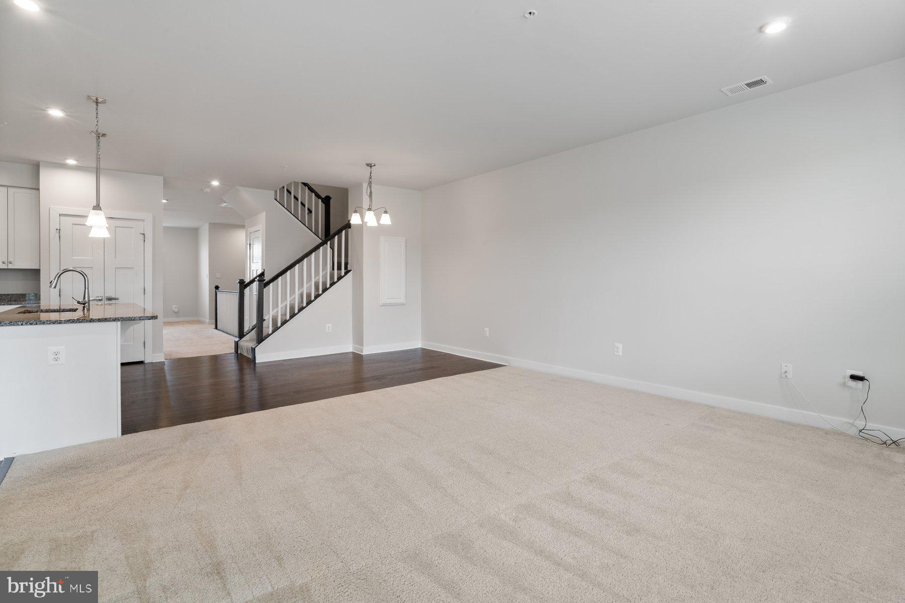 OAKDALE VILLAGE - Residential Lease