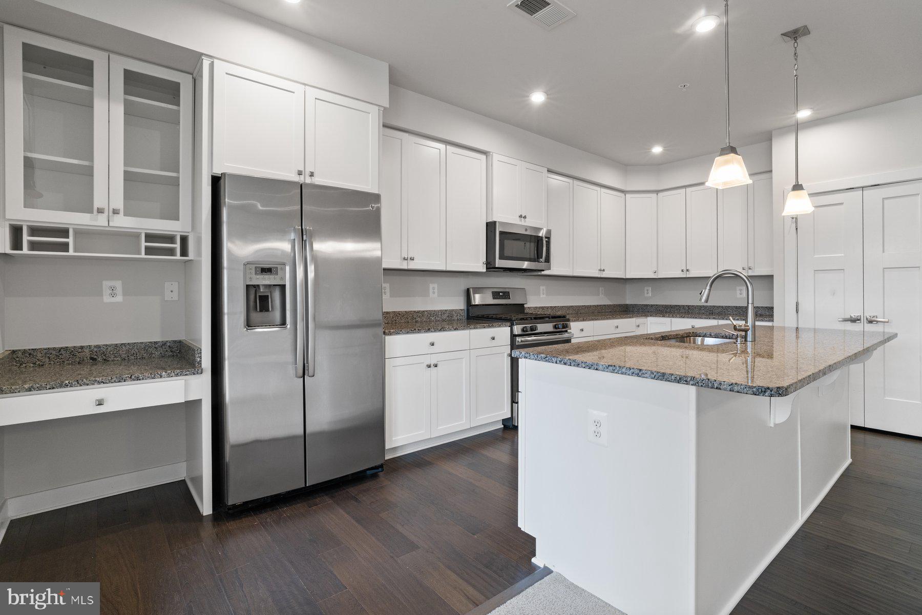 OAKDALE VILLAGE - Residential Lease