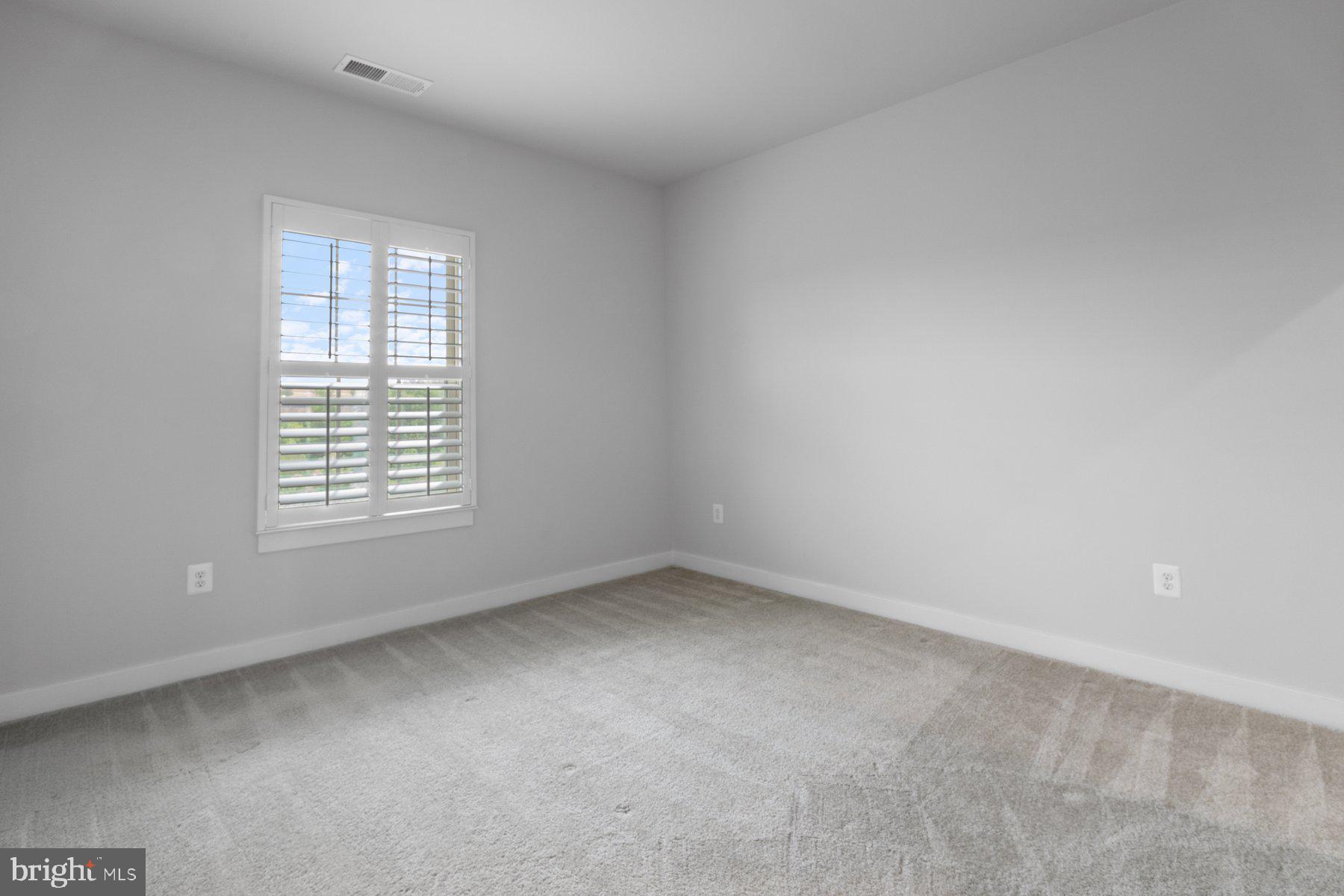 OAKDALE VILLAGE - Residential Lease