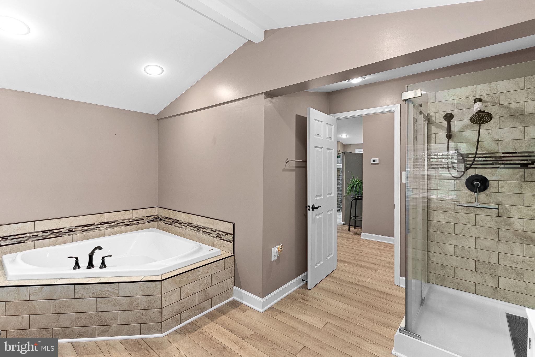 RIVER VIEW PARK - Residential